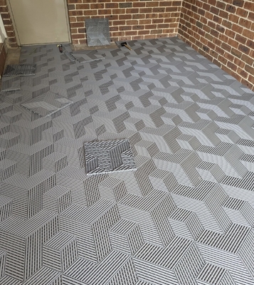 Modularer Garagenboden mit Polyurethanoberfläche